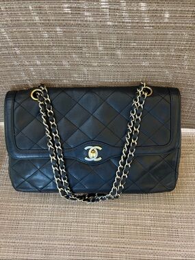 Double flap quilted Chanel purse